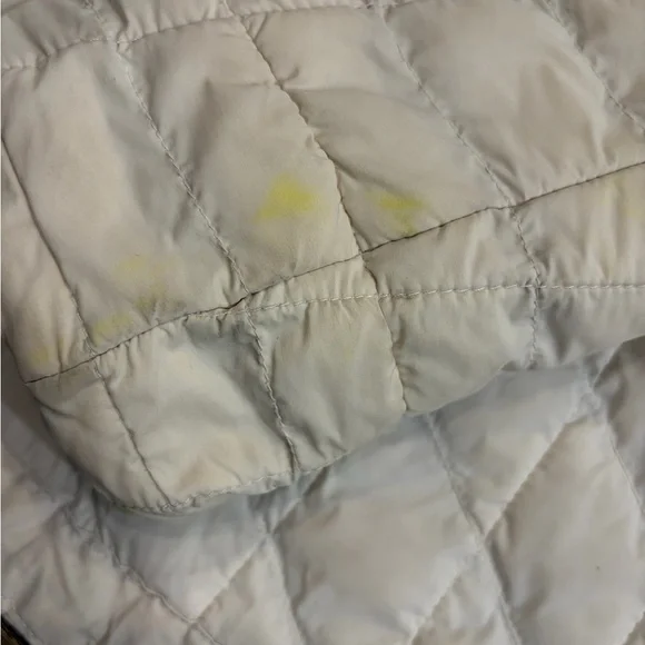 The North Face Women's Off-White Puffer Jacket - Picture 8 of 8